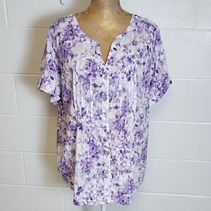 Crisp Cool Cotton V-neck Button up Shirt Feminine Details Shell Buttons